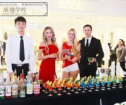 調酒師培訓_廣汽傳祺GS5上市發布會調酒師學員實踐