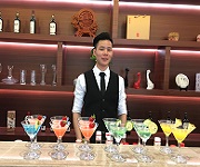 紅旗新車(chē)發(fā)布會(huì)調(diào)酒學(xué)員活動(dòng)實(shí)踐