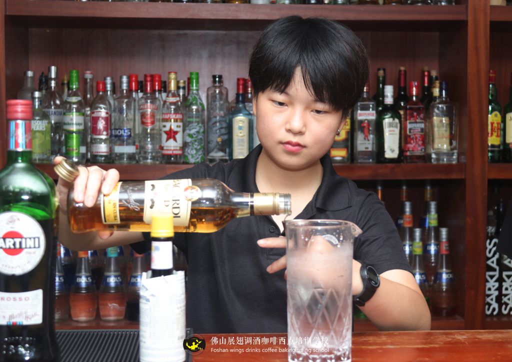 女生學調酒怎么樣？好嗎？